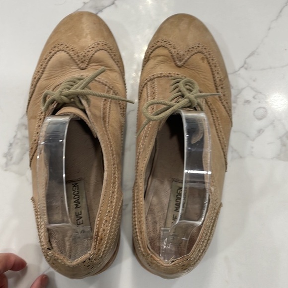 Steve Madden Vintaged /Aged Oxford Tan.‎ Size 9.5 - Picture 8 of 13